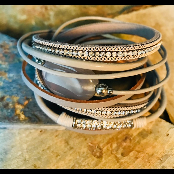 Handcrafted leather bracelets - Picture 2 of 4
